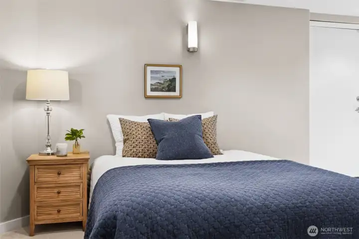 4th Bedroom also has its own bath!