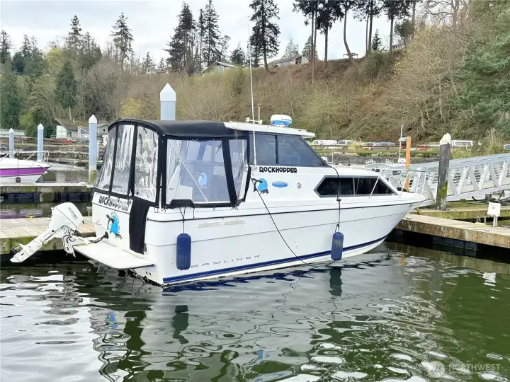 Day Use garage with electric fireplace & tv.