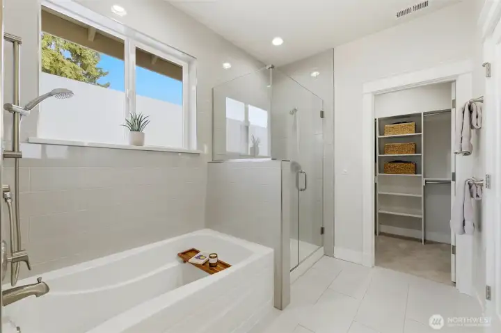 Soaking tub, walk-in shower, and walk-in closet — a true owner's retreat. Soaking tub, walk-in shower, and walk-in closet — a true owner's retreat.