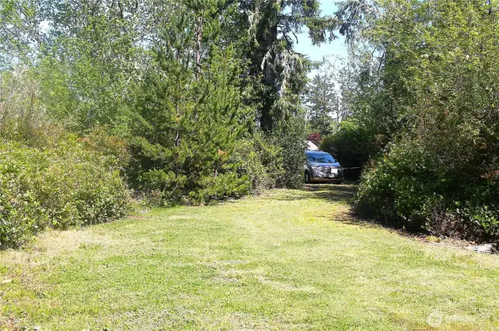 Entrance driveway.
