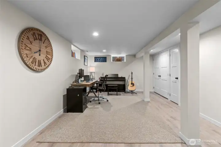 Lower floor bonus space