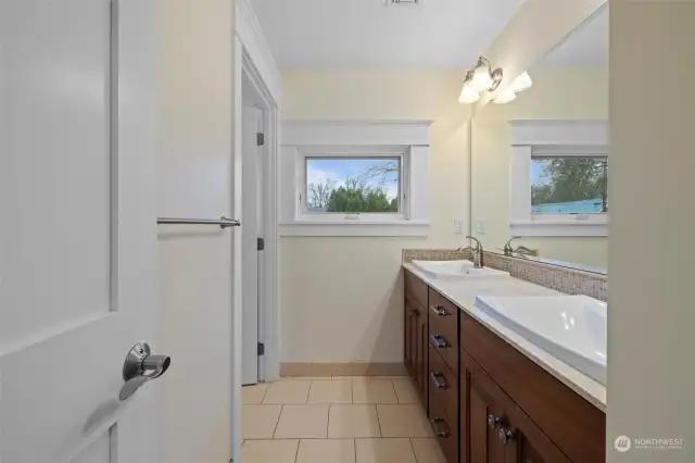 2nd floor bath with double vanity