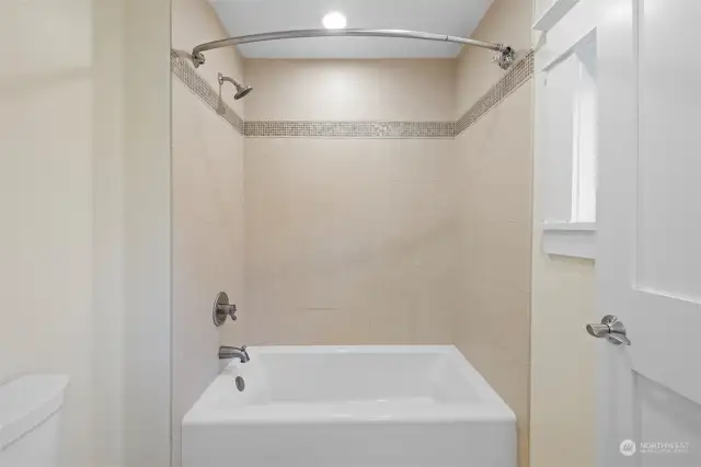 2nd floor bath with separate room for toilet & tub/shower