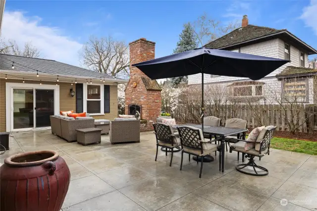Outdoor patio with room for eating & seating