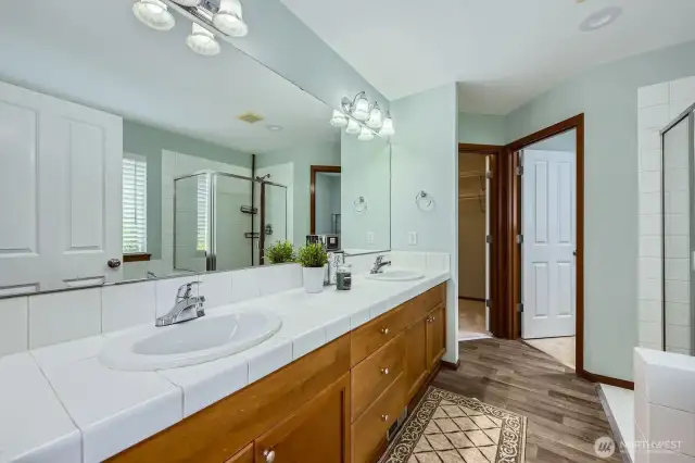 5 pieces master bath