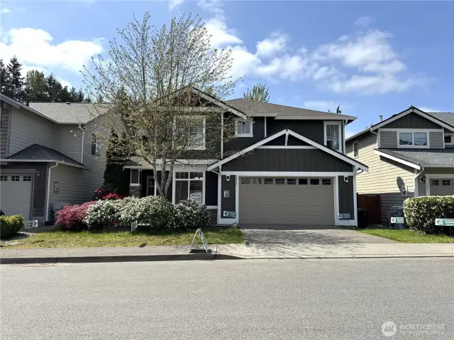 Great home in Mapplewood Estate!