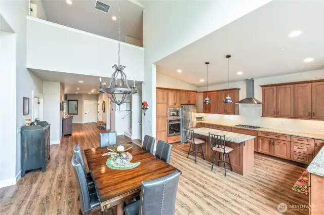 Dining & kitchen