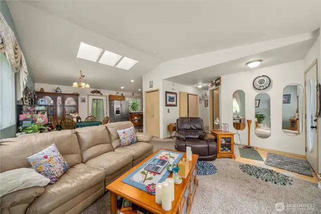 Open concept w/ Vaulted ceilings