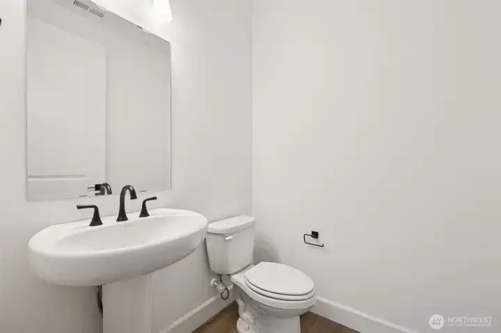 Actual home - Powder room - Main Floor