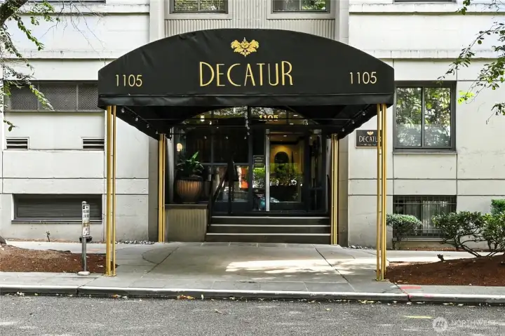 Decatur Condominium, a concrete & steel building located in the heart of First Hill with dining, shopping, Seattle University, Hospitals, minutes to downtown & easy access to I-5!  Perfect 1st or 2nd home in the city or the ideal investment rental!