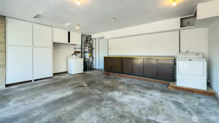 Attached 2 car garage