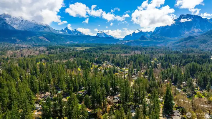 Cascade mountains are a short drive away.