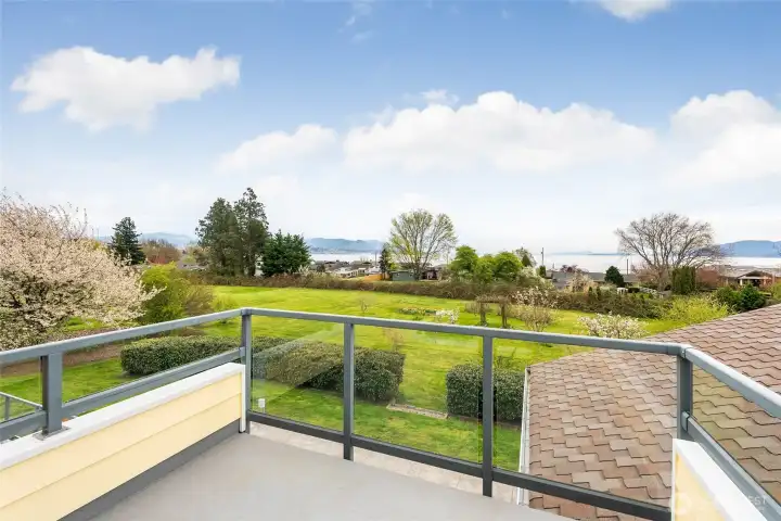 Private deck off primary suite