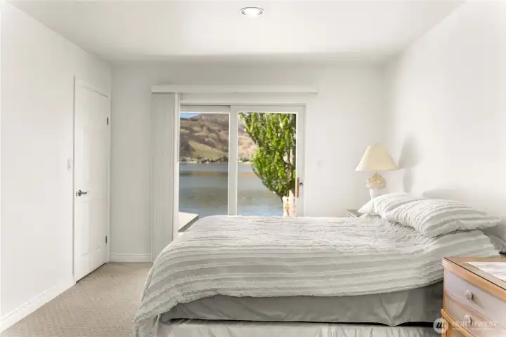 Primary Bedroom - Slider to deck