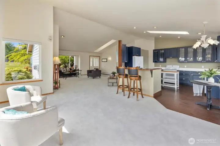 Lot's of room for entertaining!