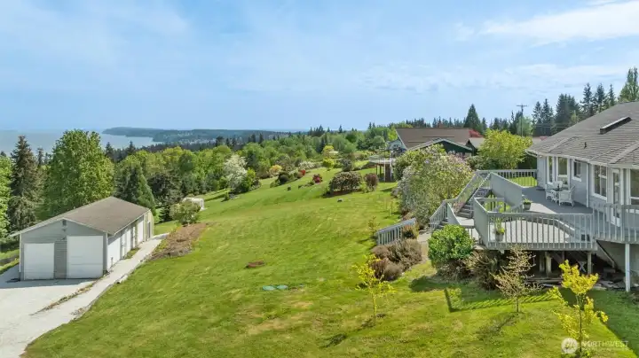 2 Bay Detached Shop/RV Parking!