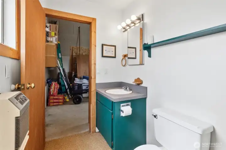 Shop 1/2 bathroom
