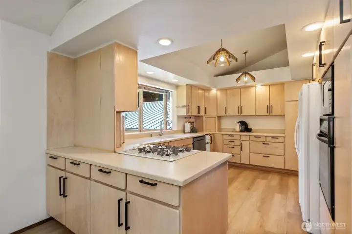 Spacious kitchen just waiting for your personal touch Spacious kitchen just waiting for your personal touch