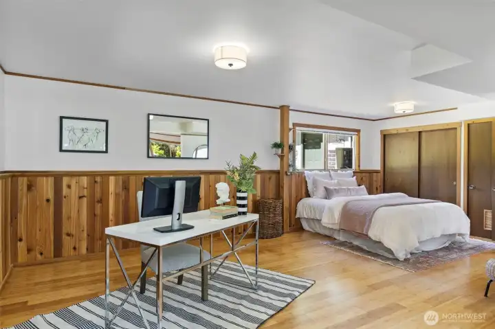 Or spacious enough for additional sleeping space Or spacious enough for additional sleeping space