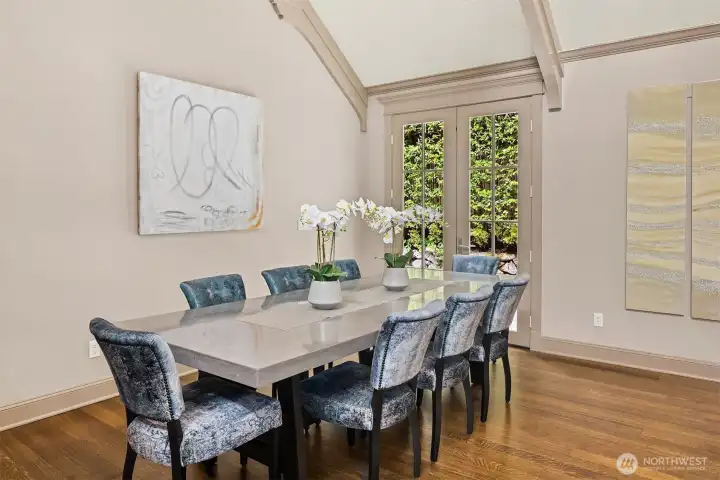 Sophisticated open dining area with ample room for an even larger expansive dining table setup. Sophisticated open dining area with ample room for an even larger expansive dining table setup.