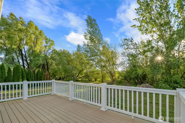 Back deck ready for BBQ and hot tub- mature trees and privacy Back deck ready for BBQ and hot tub- mature trees and privacy