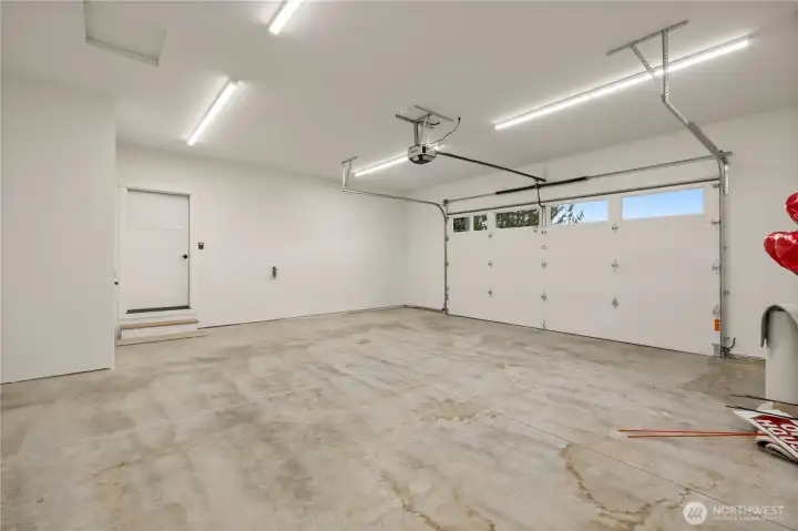 Extra large garage with EV charging, tankless water heater Extra large garage with EV charging, tankless water heater
