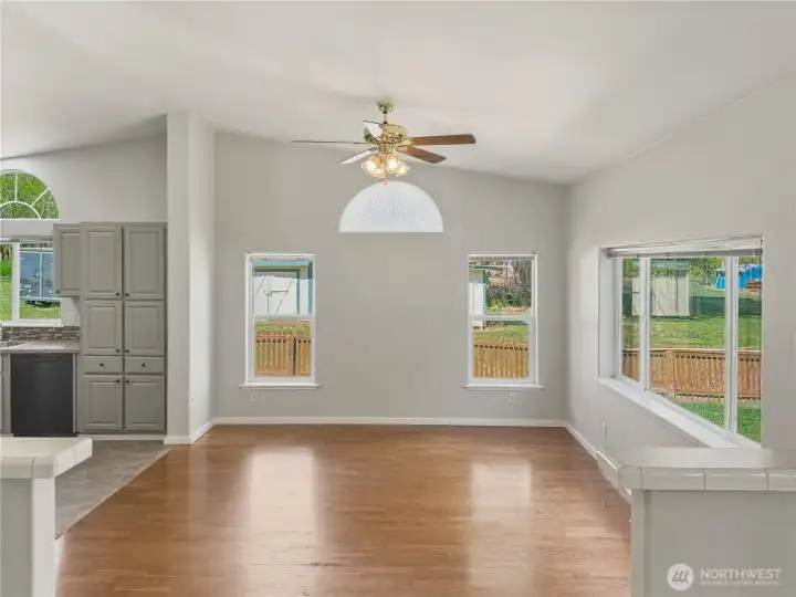 Spacious dining room. Spacious dining room.