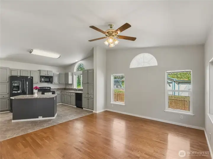 Dining toward the kitchen. Dining toward the kitchen.