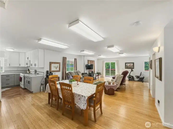 Great room at the top of the stairs--potential ADU, or just extended living space. Great room at the top of the stairs--potential ADU, or just extended living space.