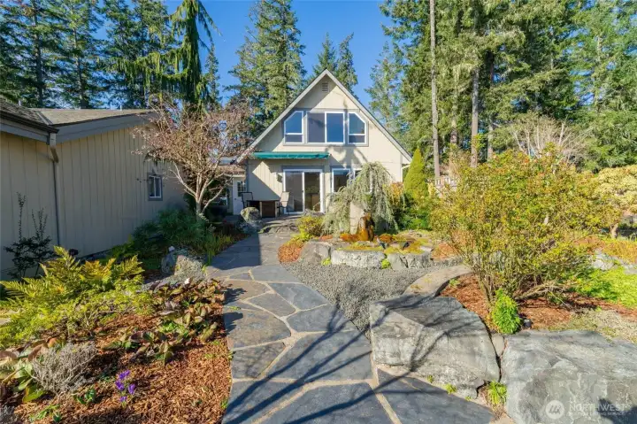 The exterior view of the 1,221 sf guest house.
