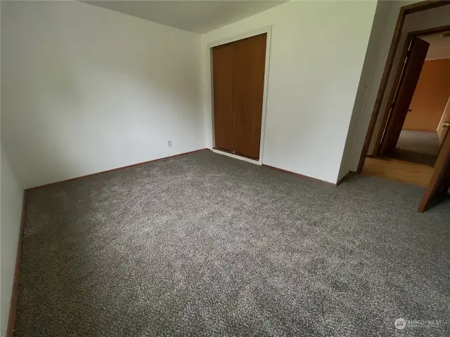 2nd Bedroom with new carpet and thick padding