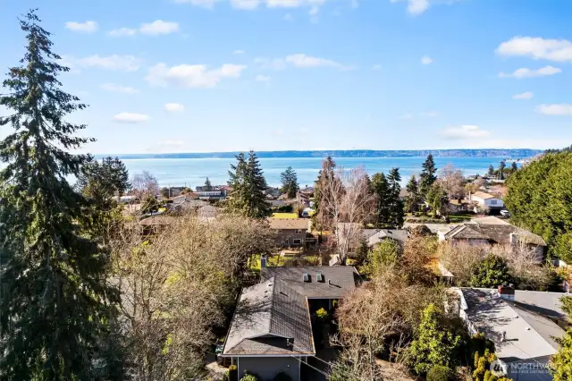 Close to the Puget Sound for beach fun!