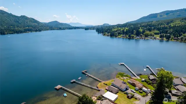 It's a quiet place, yet near everything. Airport, Amtrak, Seattle, Mount Vernon, The Cascades, Canada, Anacortes and The San Juans. It goes on and on.