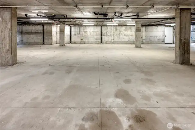 Garage with 1 dedicated space