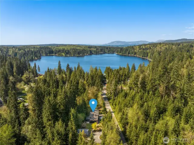 Lake Roesiger is right there!