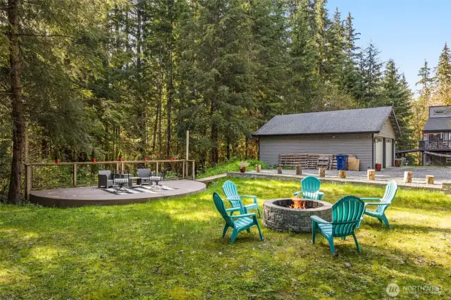 Enjoy this firepit with guests for all your gatherings