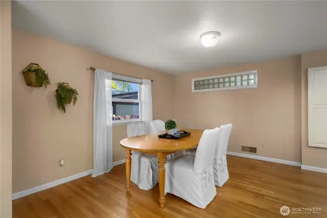 Huge eat in kitchen eating area.