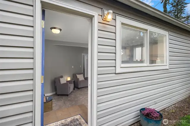 Front door opening to main living space.