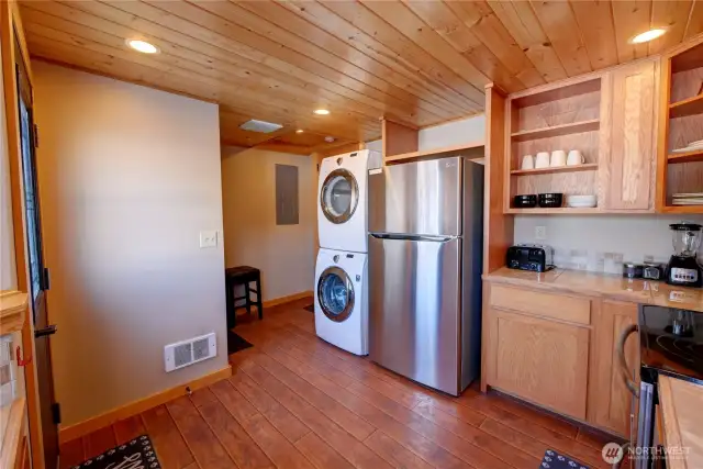 Shared kitchen for Pet Suites guests