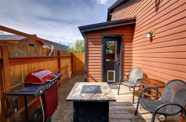 Unit 3 propane outdoor fire table