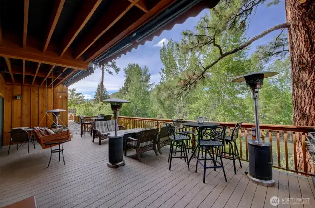 Expansive covered decks for hanging out in the open fresh Methow Valley air. Heaters to help you out in those months that are cooling down or not yet hot enough.