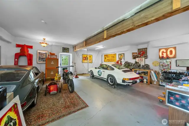 6 car shop area.