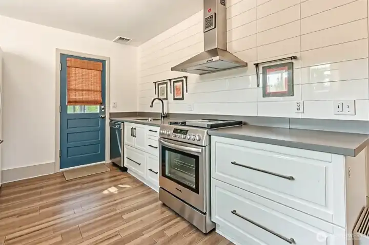 Kitchen - virtually destaged
