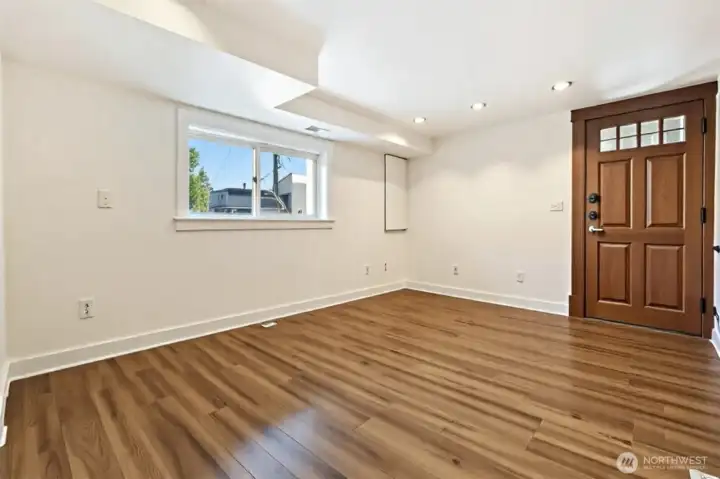 Basement bonus room - virtually destaged