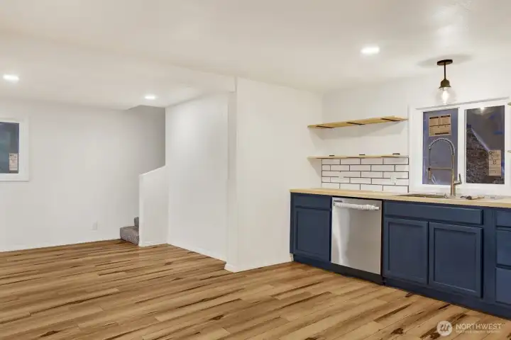 Dining/Kitchen