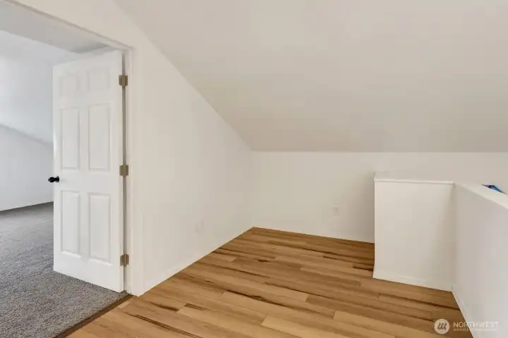 Upstairs landing/Office nook