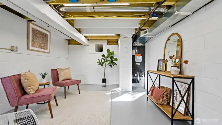 This basement has stayed completely dry for the past 19 years! The seller installed both a sump pump and a curtain drain, and the result has been zero water issues - just a clean, solid, and dependable space.