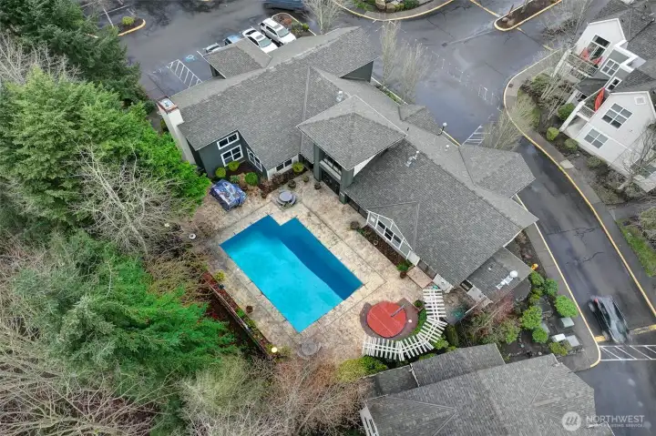 Pool and hot tub + exercise room and clubhouse!
