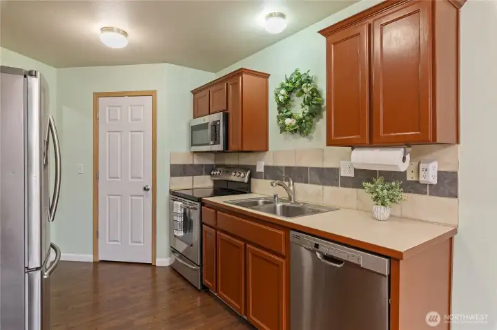 Nice pantry in corner