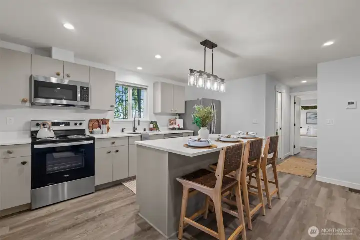 All full sized, NEW appliances stay